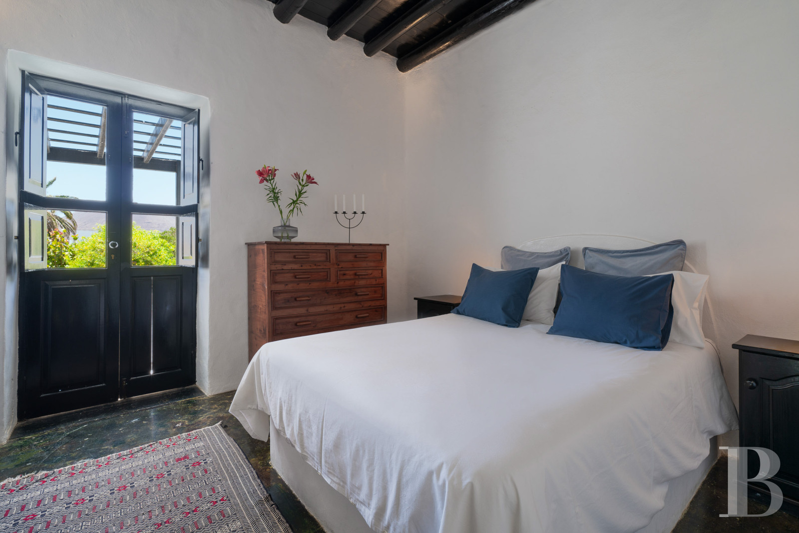 An old finca renovated in a contemporary style on the island of Lanzarote, in the Canary Islands - photo  n°11